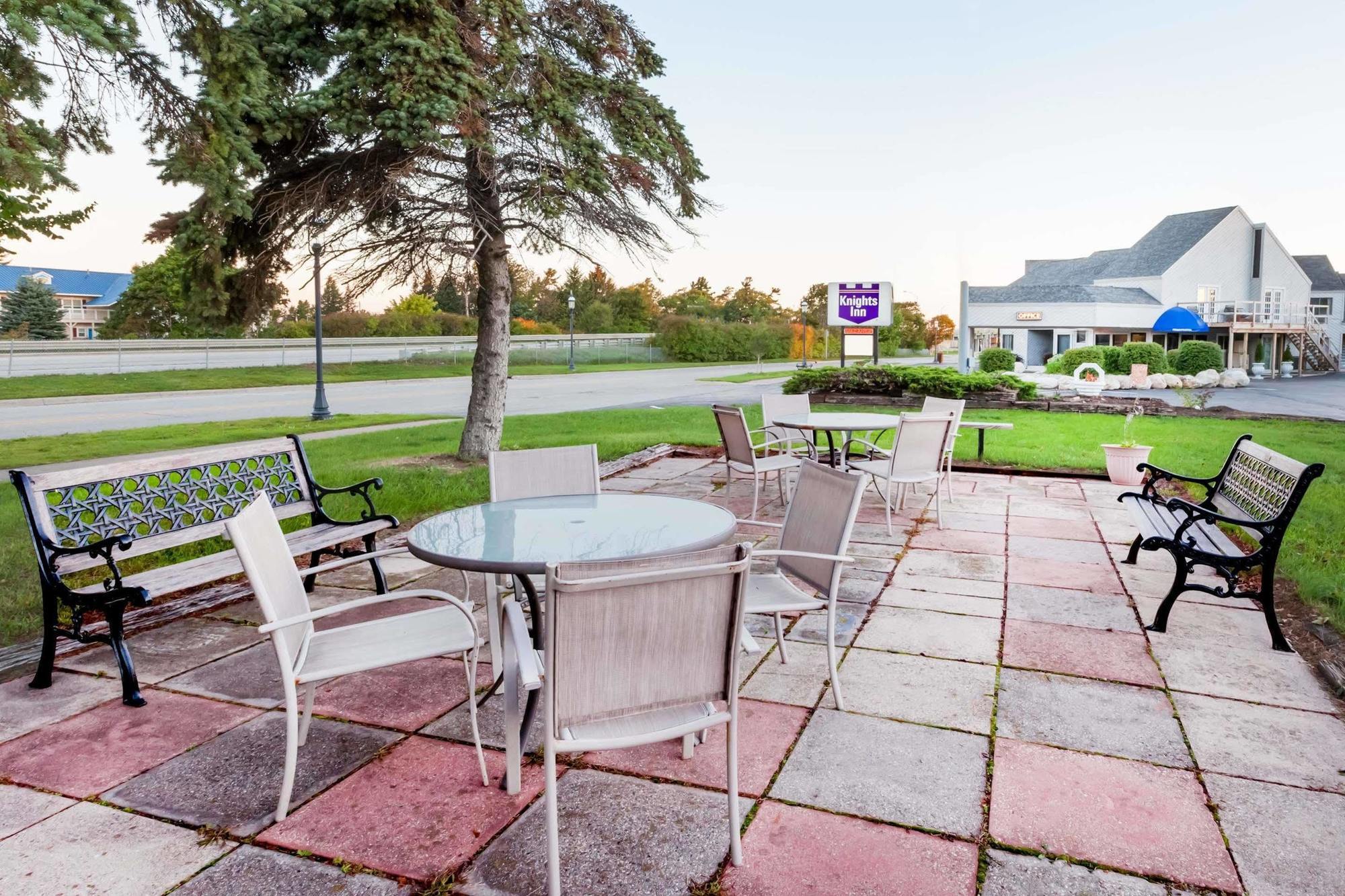 Knights Inn Mackinaw Stadt Exterior foto