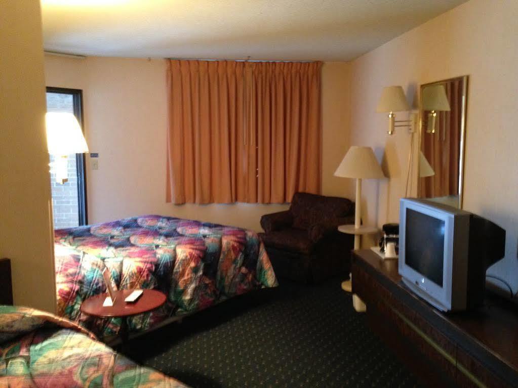 Knights Inn Mackinaw Stadt Exterior foto